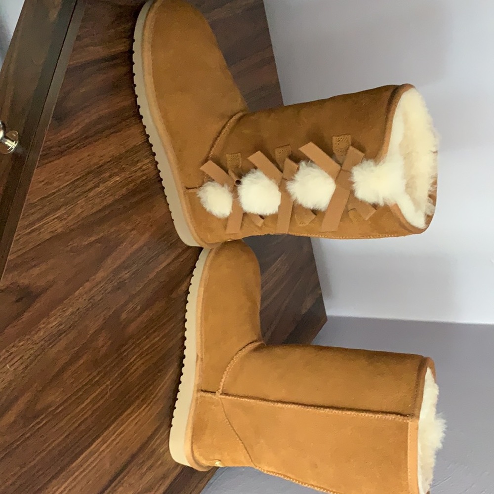 Boots - Picture 4 of 4